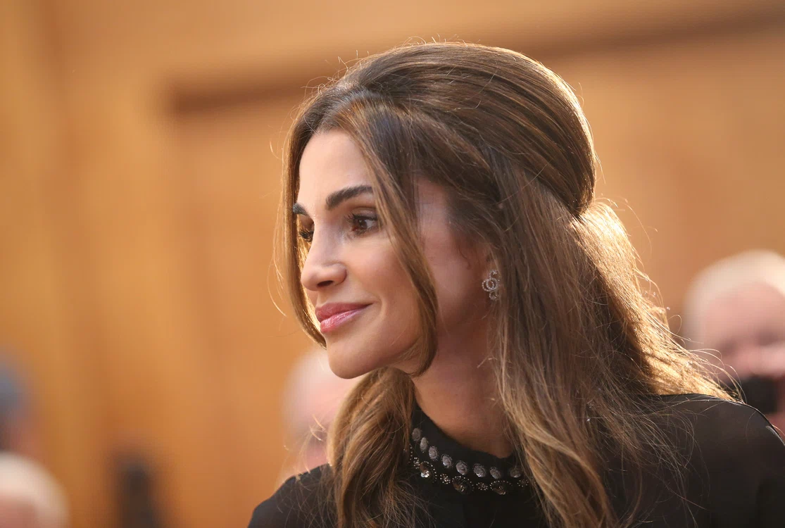 
    Regina Rania și regele Abdullah al II-lea, împreună cu cei patru copii ai lorfoto: arhivă personală/Instagram  