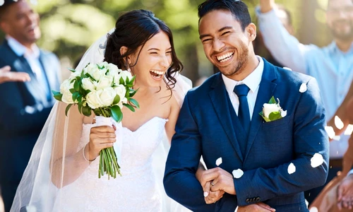 cuplu nunta buchet trandafiri albi jpg