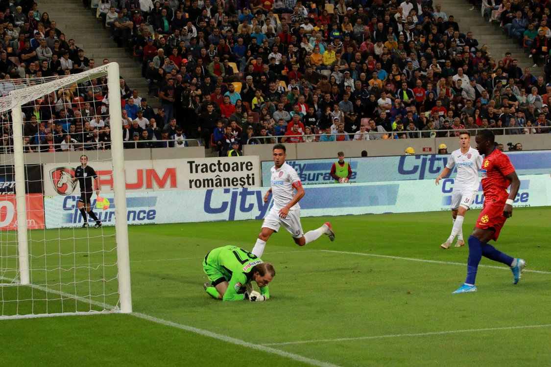
    CFR Cluj și FCSB ar putea relua lupta pentru titlu la sfârșitul lunii maiFoto: Marian Burlacu  