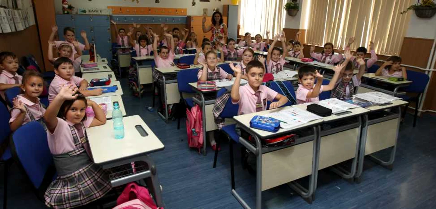 Copiii clasei I-a A din Şcoala „Gheorghe Ţiţeica“ şi-au intrat rapid în rolul de elevi