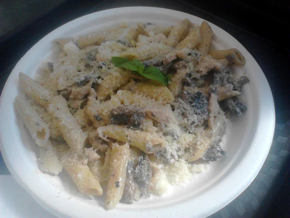 
    Penne cu pui  