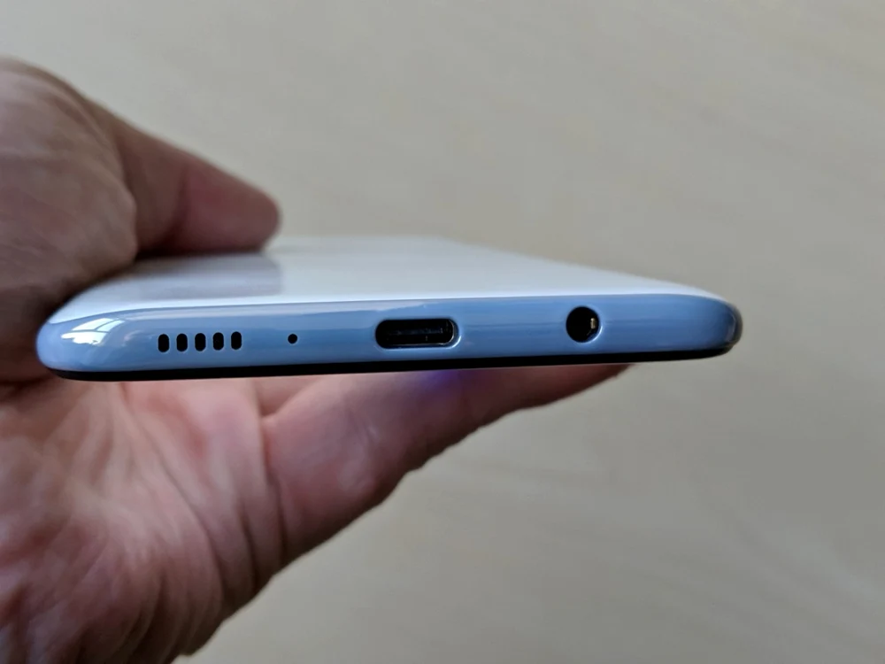 Samsung Galaxy A70 FOTO Adrian Pogîngeanu