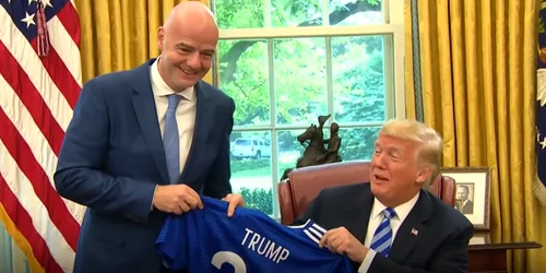 Trump Infantino Captură YT Voice of America png