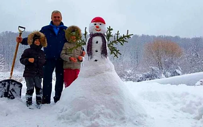 Liviu Dragnea a făcut un om de zăpadă FOTO Facebook