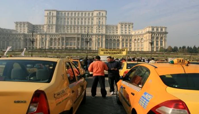 Protestul taximetriştistilor independenţi, la Palatul Parlamentului