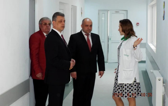 La inaugurare au fost prezente autorităţile judeţului Foto Prefectura Buzău