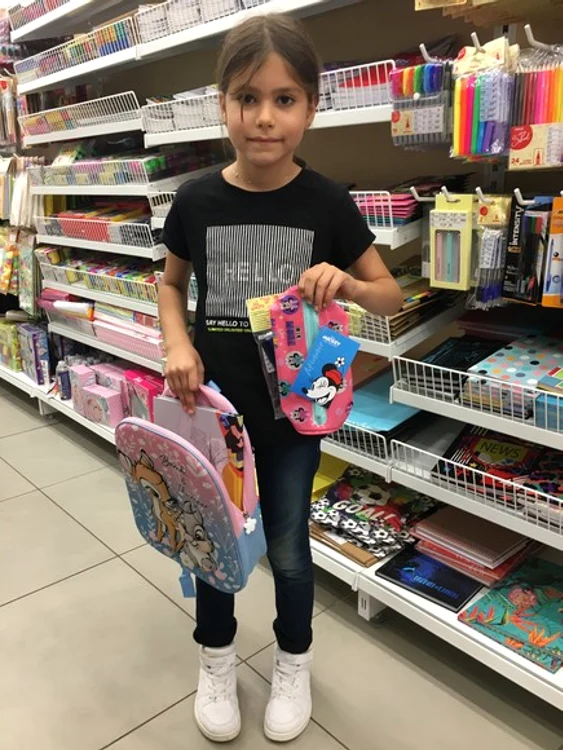 
    În marile supermarketuri găsiți o gamă variată de rechizite, cu prețuri pentru toate buzunarelefoto: Click!  