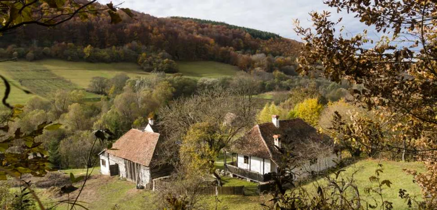 Prinţul Charles deţine trei case la Valea Zălanului, deschise pentru turişti. Foto: Alex Boghian