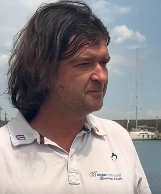 Cosmin Tămbăloiu are şi alte planuri pentru "cositoarea" sa. FOTO: captură video