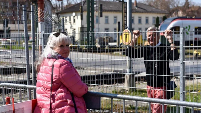 Natascha Dematteis şi Micha Roth s-au întâlnit la graniţa Kreuzlingen-Konstanz FOTO Noele Illien