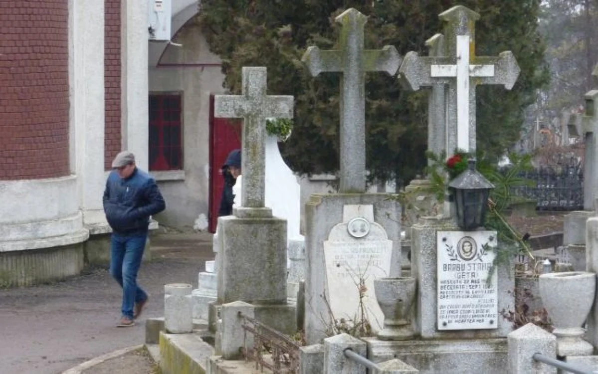 Cimitirul Pacea este plin FOTO Cosmin Zamfirache