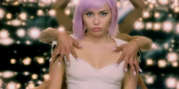 miley cyrus black mirror foto netflix