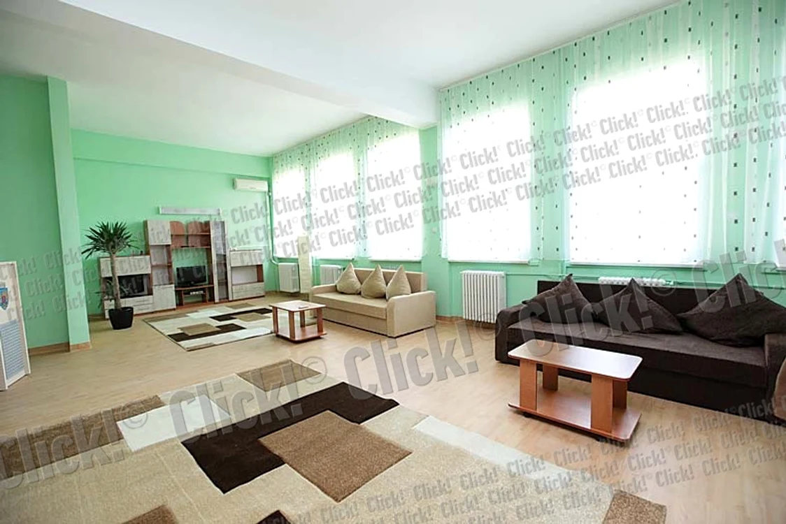 
    Căminul pentru  bătrâni are condiţiile  unui hotel de trei stele  