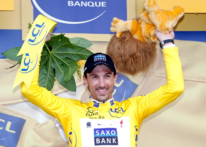 
    Fabian Cancellara, primul purtător al tricoului galben în Turul Franţei 2010  