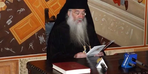 episcopul Severinului si Strehaiei FOTO Corina Macavei 