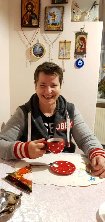 Loreta a strâns până la 42 de ani doar un rucsac şi multe frici FOTO Asociaţia Catharsis