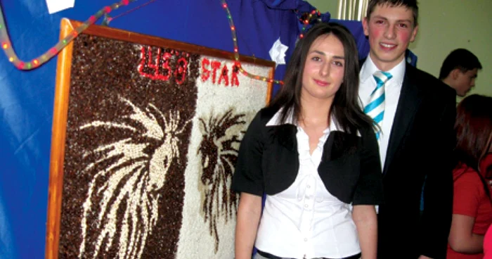 Andreea şi Cătălin au folosit cafea şi nuca de cocos ca materiale promoţionale