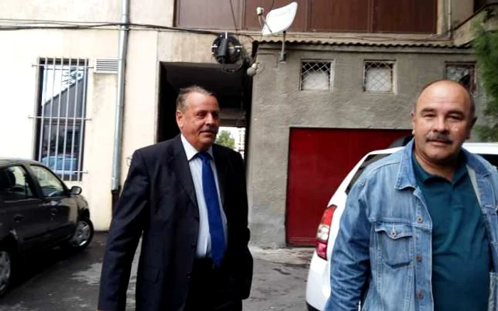 Mircea Man şi avocatul său Foto: Claudia Bonchiş