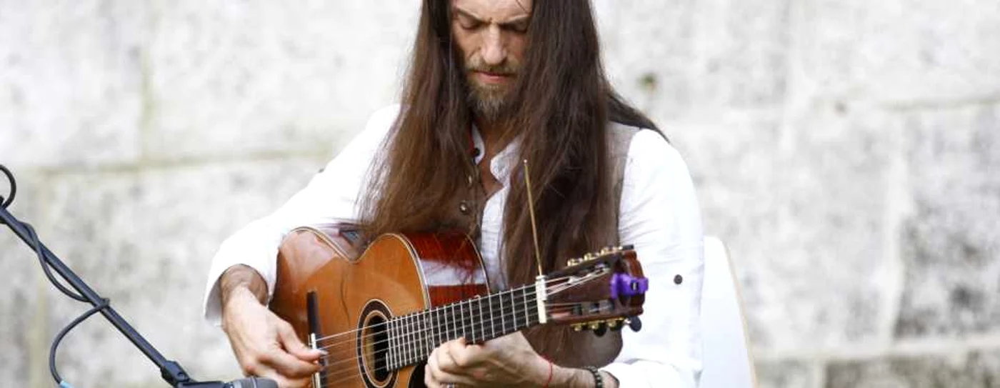 Estas Tonne, sub zidurile cetăţii Alba Carolina FOTOGRAFII: David Muntean