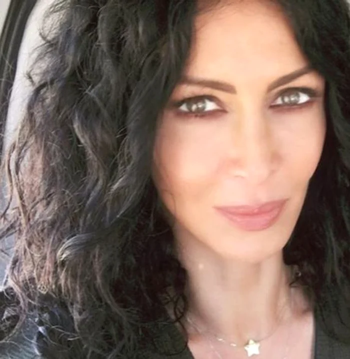 Aceasta a fost vestimentația Mihaelei în prima seară în direct de