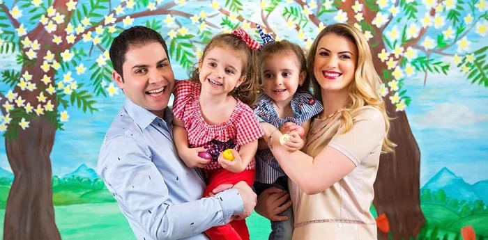 
    Lavinia Goste, Marius Zorilă și cele două prințese ale lorfoto: arhivă personală  