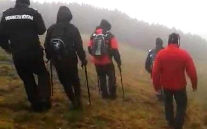 Turiştii aflaţi în dificultate în zona Masivului Montan Bucegi pot apela cu încredere numărul unic de urgenţă „112” sau numerele de telefon 0749.034639/ 0749.058037 pentru a solicita sprijinul imediat al jandarmilor montani