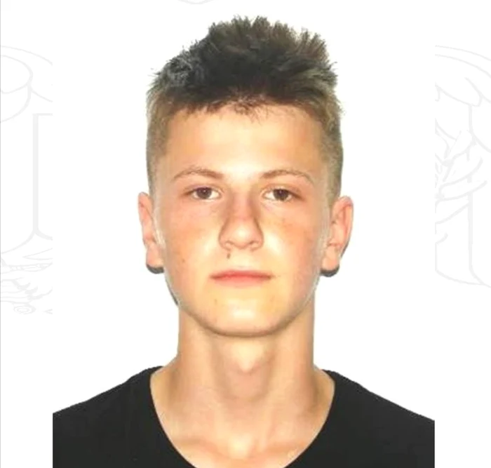 Georgian Atanasie, adolescentul care a fugit de acasă după ce a cheltuit 2000 de lei din banii părințilorFoto: kanald.ro