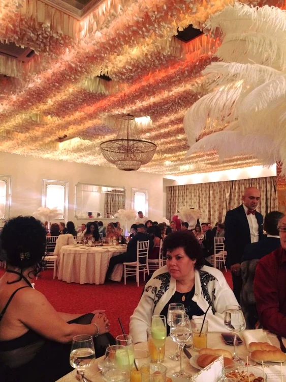 Nunta Sânzianei Buruiană a avut loc într-un decor deosebit