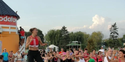 Tot mai mulţi mureşeni participă la antrenamentele de Zumba şi Tae Bo 