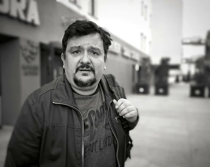Actorul Marius Rizea pe stradă - arhiva personala