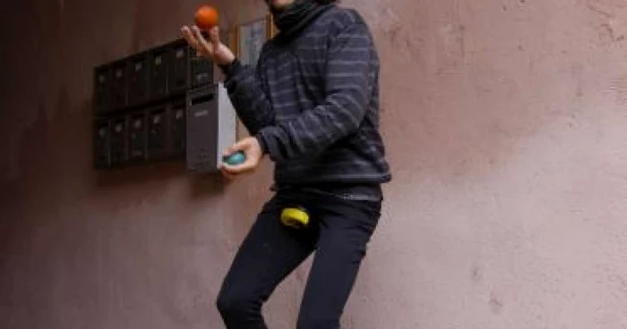 Sibiu: Claudiu Fălămaş jonglează cu tot ce apucă