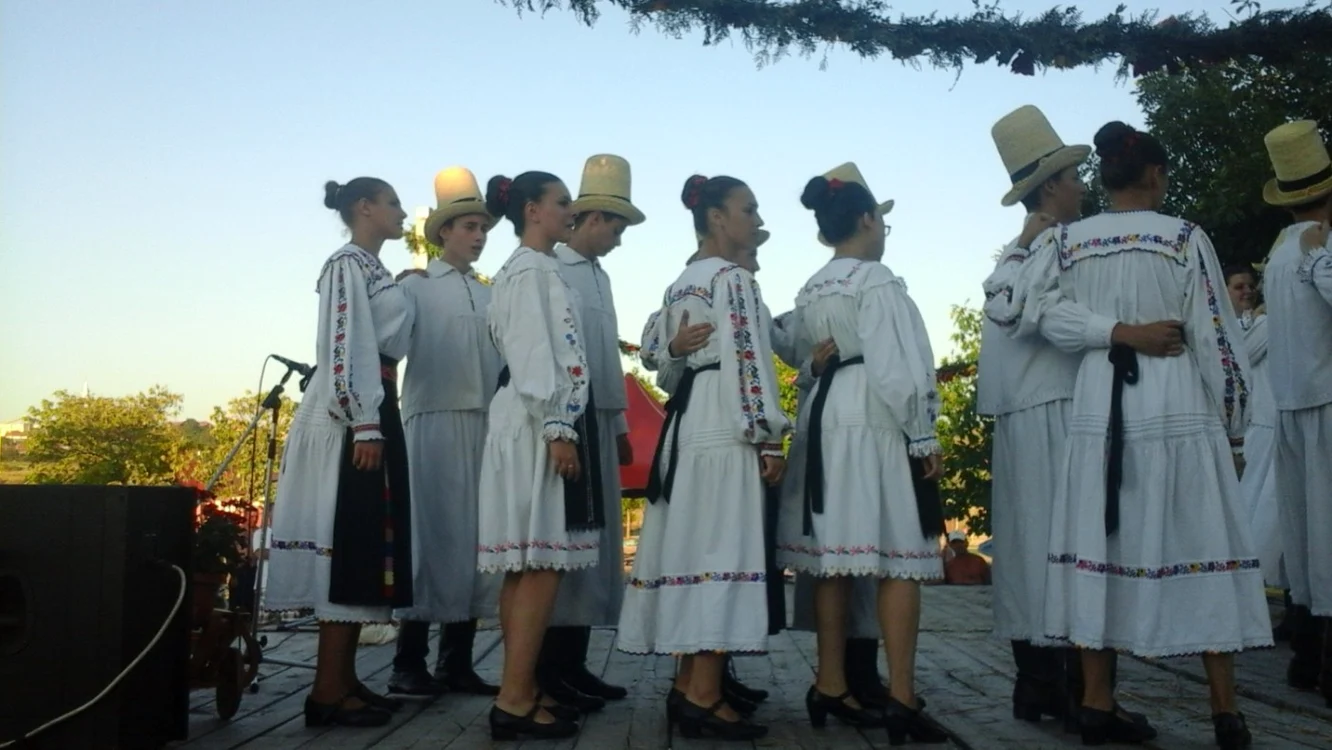 Dansatorii profesioniști vor ieși la pensie mai repede