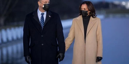 Kamala Harris si sotul ei Doug Emhoff FOTO EPA-EFE