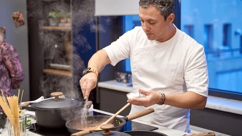 Reţeta lui chef Sorin Bontea pentru o friptură fragedă de miel Se topeşte în gură! jpeg