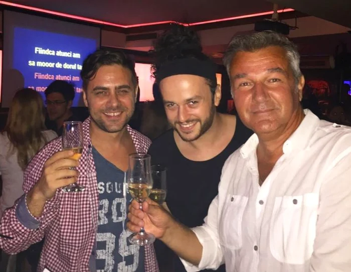 Dan Bittman îşi "drege" vocea cu şampanie