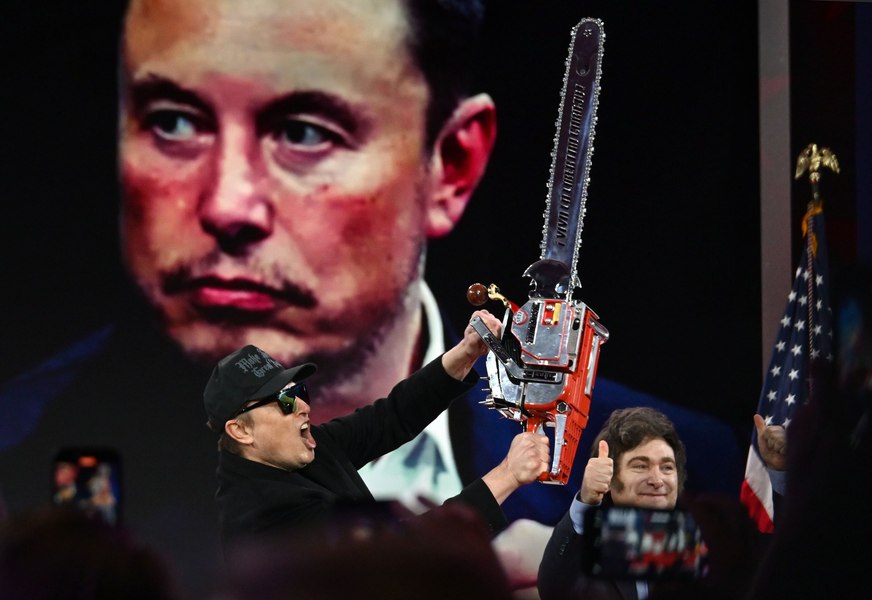 Elon Musk a pus mâna pe drujbă: „Mintea mea este o furtună, așa că… este o furtună”