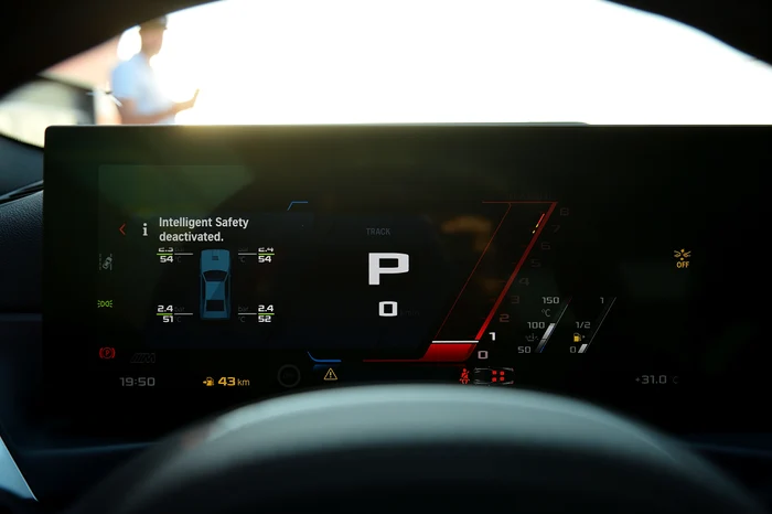 BMW M2 - display