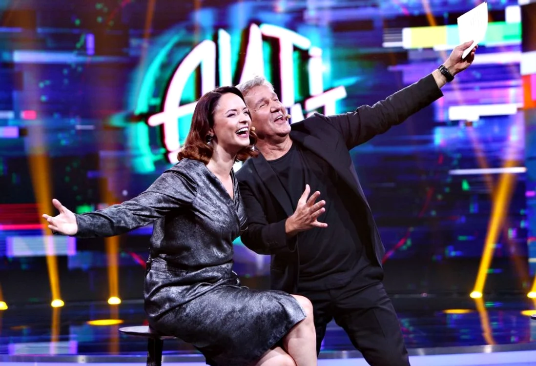 Andreea Marin şi Dan Bittman, în platoul emisiunii Antitalent 