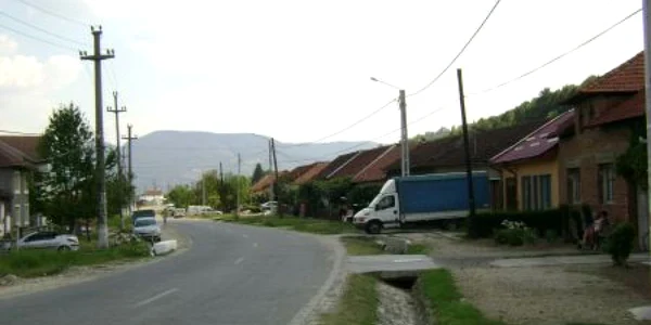 Pe străzile din Eșelnița se vor construi din ce în ce mai multe pensiuni
