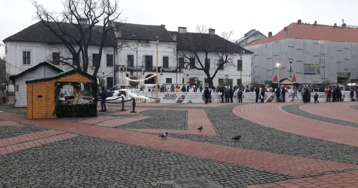 Patinoarul din Piaţa Libertăţii FOTO Ş.Both