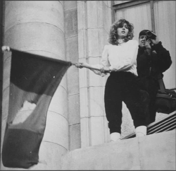 Gabriela Floare Nanus pe balconul de la CC Arhiva personala