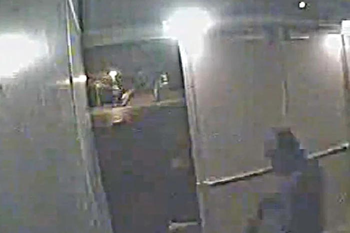 Peretele pe care se aflau expuse tablourile au rămas goale după furt (Foto: reuters)