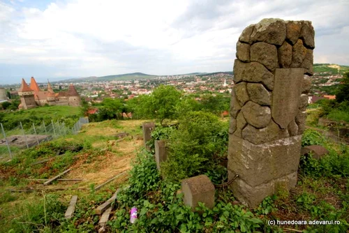 Cimitirul vechi evreiesc din Hunedoara. FOTO