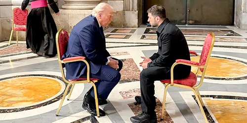 Donald Trump și Volodimir Zelenski au avut o discuție intensă la funeraliile Papei FOTO EPA EFE jpg