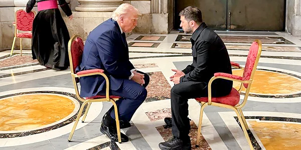 Donald Trump și Volodimir Zelenski au avut o discuție intensă la funeraliile Papei FOTO EPA EFE jpg