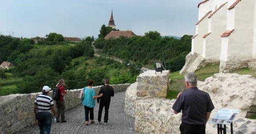 Cetatea a fost refăcută din temelii