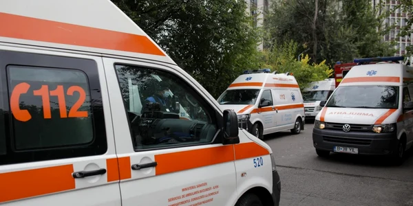 Coada de ambulante la spitalul Universitar de Urgenta Bucuresti FOTO Inquam Photos / Octav Ganea