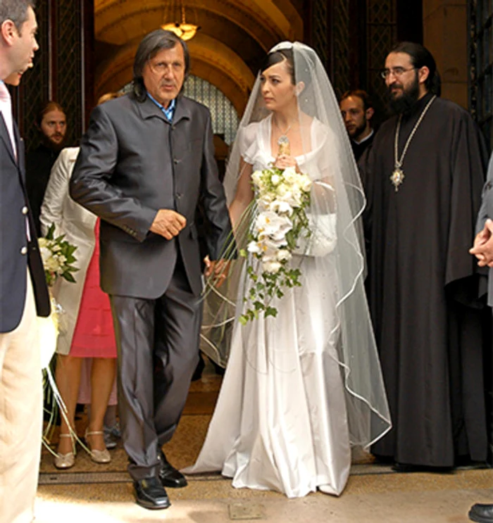 Ilie are două fete din căsnicia cu Amalia