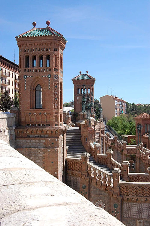 399px Escalinata neomudejar Teruel jpg jpeg