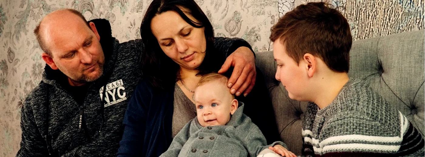 
    Noel și familia sa așteaptă o minune de la oamenifoto: Facebook  